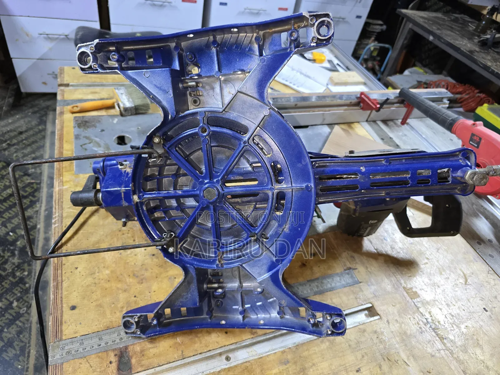 Compound Sliding Mitre Saw
