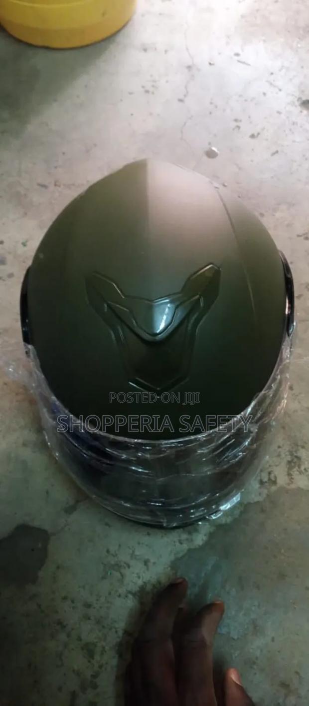 Black Strong Helmet For Motorists - thumbnail 2