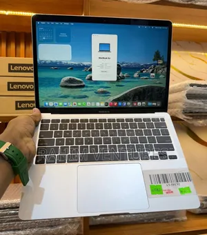 Laptop Apple MacBook Air 2020 M1 8GB Intel Core i7 SSD 256GB