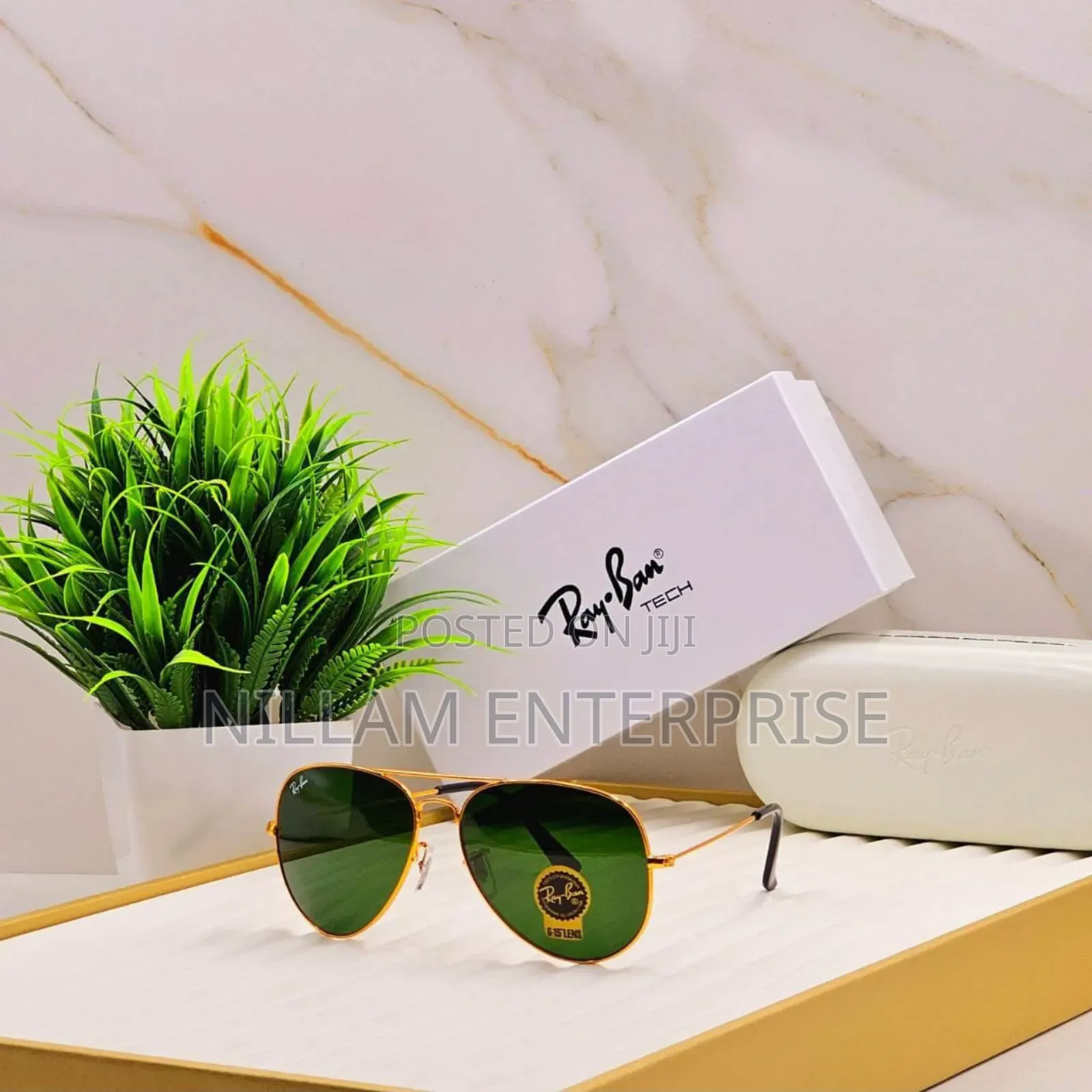 Rayban
Uv Protects Sunglasses
