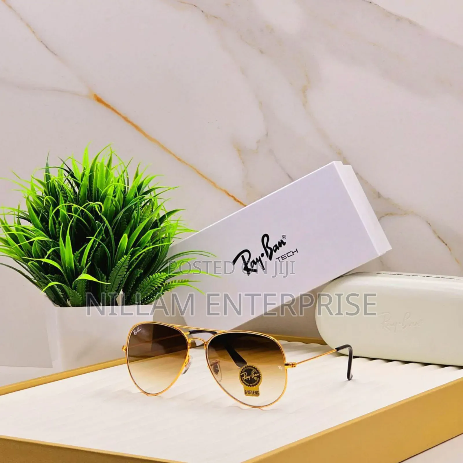 Rayban
Uv Protects Sunglasses