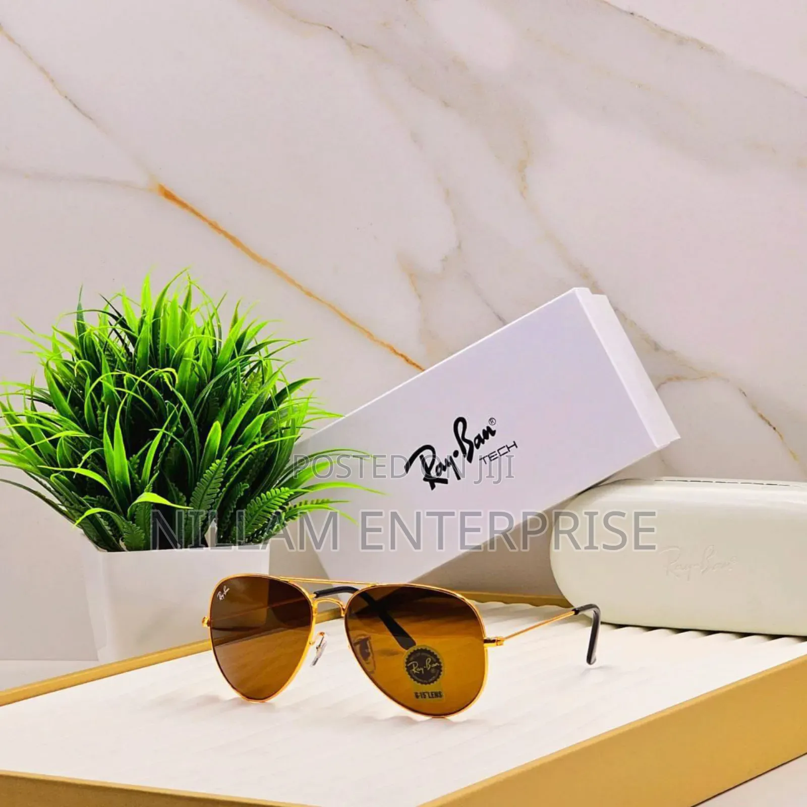 Rayban
Uv Protects Sunglasses
