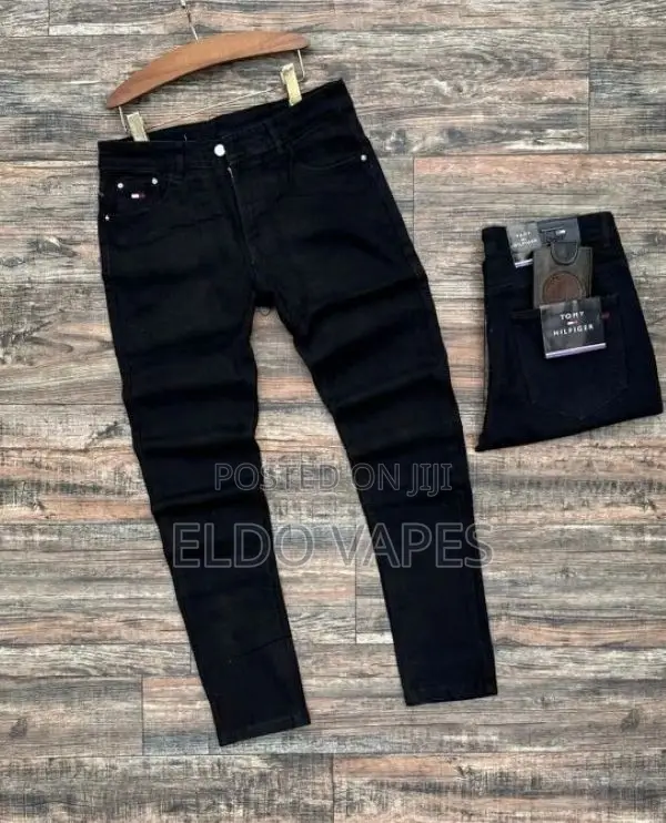 Black Plain Denim Jeans - Men