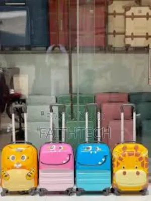 Kids’ Hard-shell Suitcase Design, Lightweight With Wheels