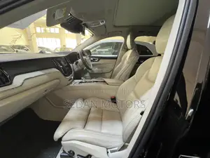 Volvo XC60 2019 Black