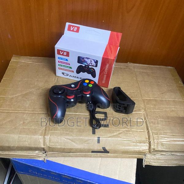 V8 Bluetooth Gaming Controller – Fast & Stable Connection