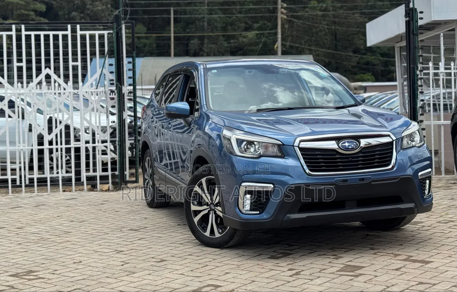 Subaru Forester Premium AWD 2019 Blue