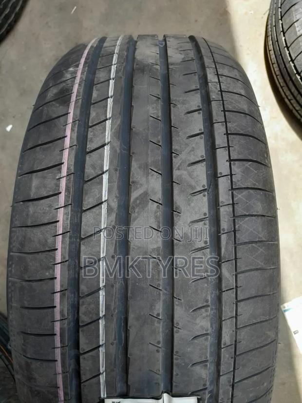 225/45-18 Yokohama Tyre - thumbnail 2