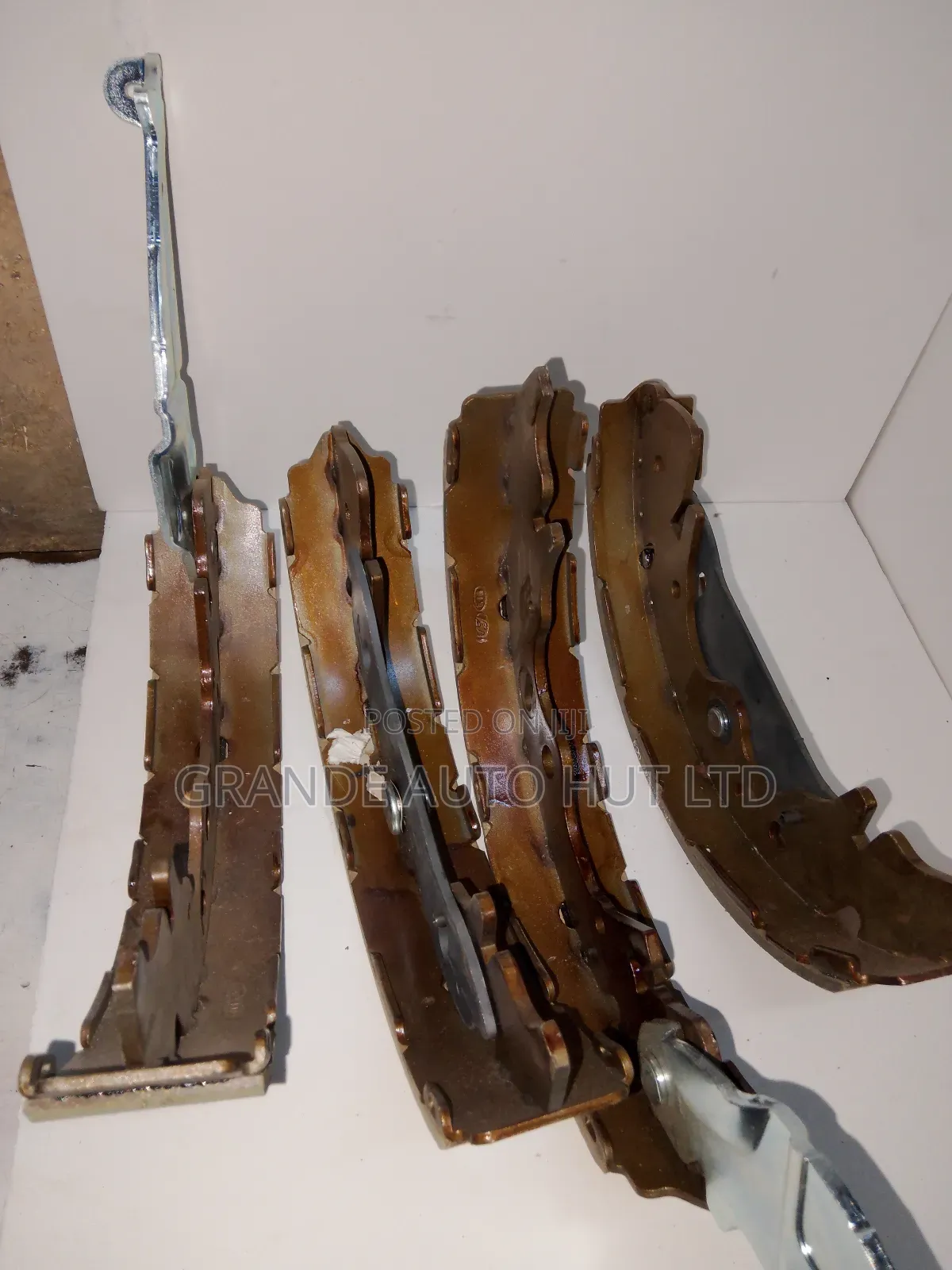 Rear Brake Linings Hyundai H1 (Genuine Parts)
