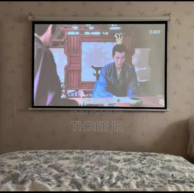 Easy Pull Down Projector Screen White Surface 180cm - thumbnail 2