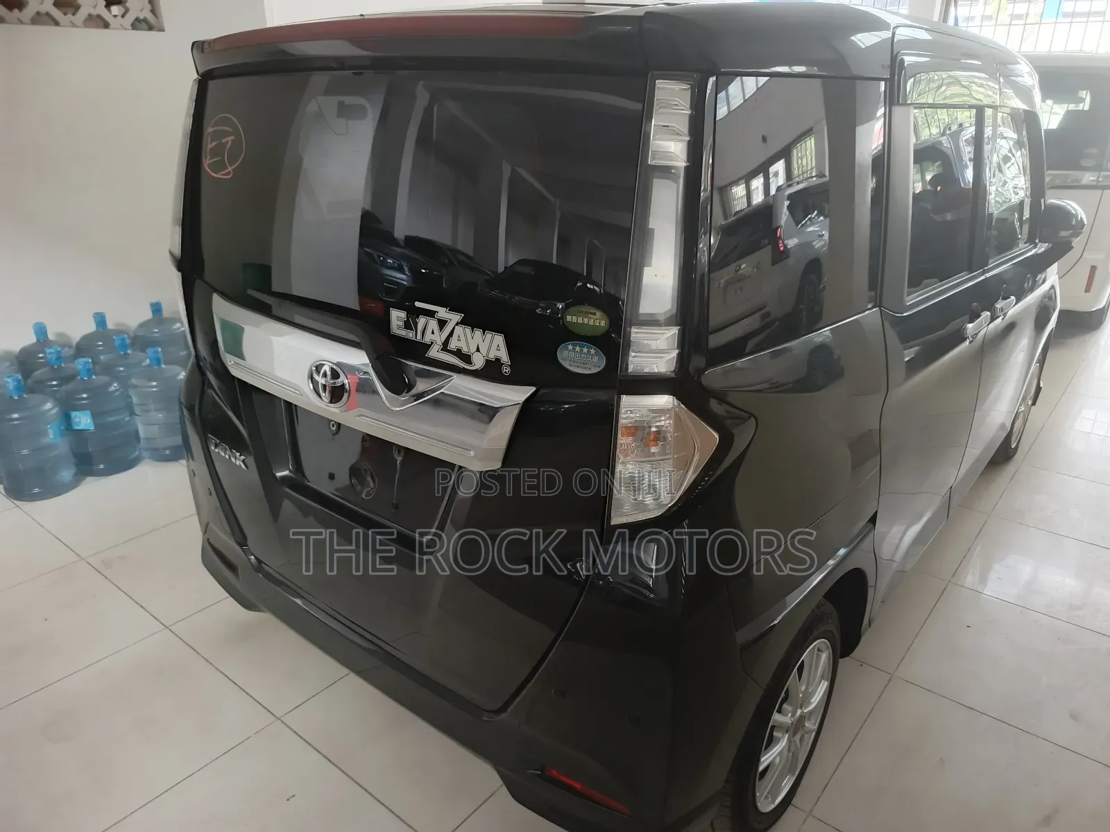 Toyota Tank 2018 Black