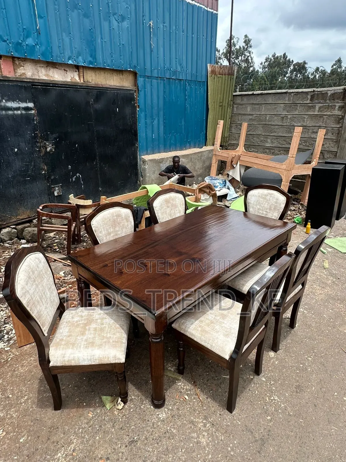 Brown 8 Seater Mahogany Tree Dinning Set