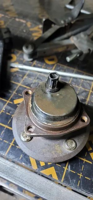 Toyota Nze/ Fielder Rear Hub