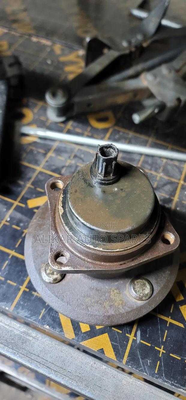 Toyota Nze/ Fielder Rear Hub