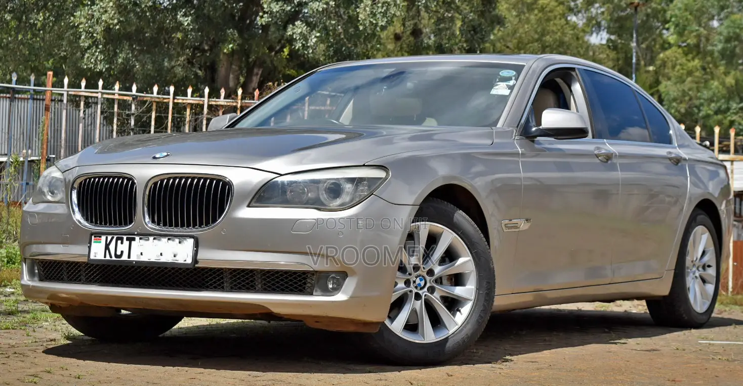 BMW 740 2011 Gray