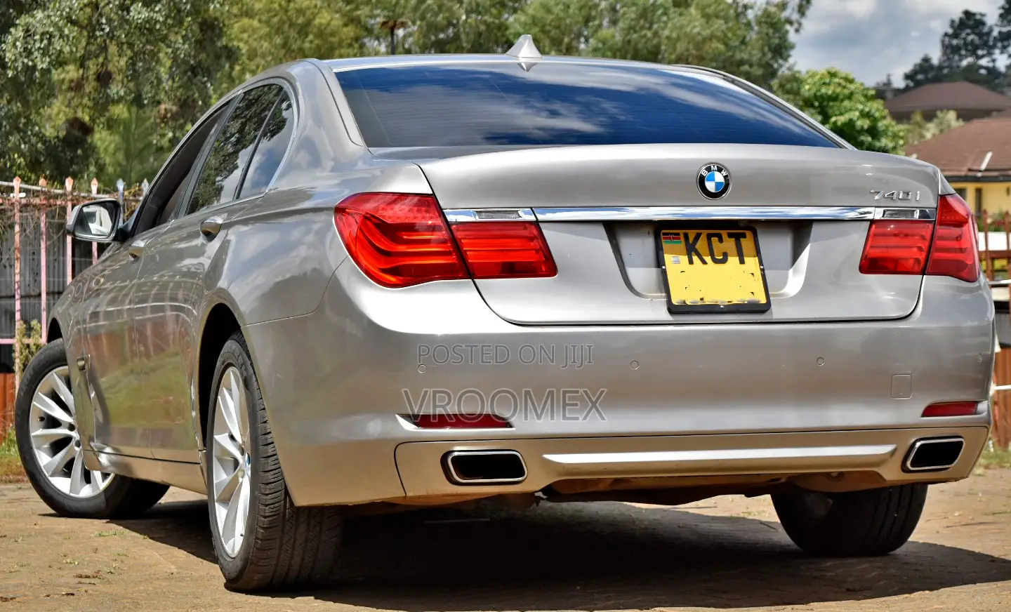 BMW 740 2011 Gray