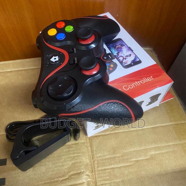 . V8 Bluetooth Gamepad – Responsive Trigger Buttons - main view
