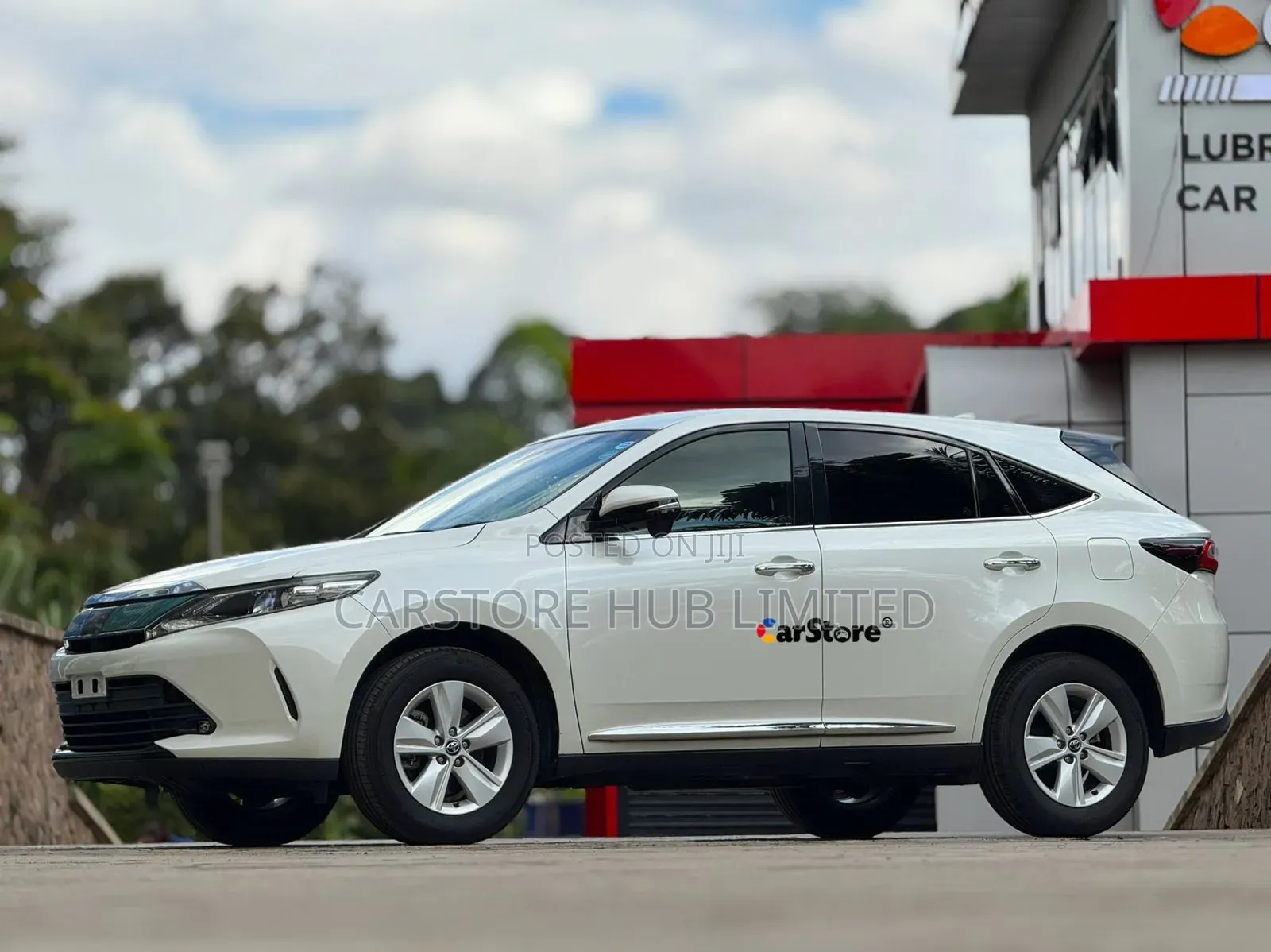Toyota Harrier 2.0 4WD 2018 White