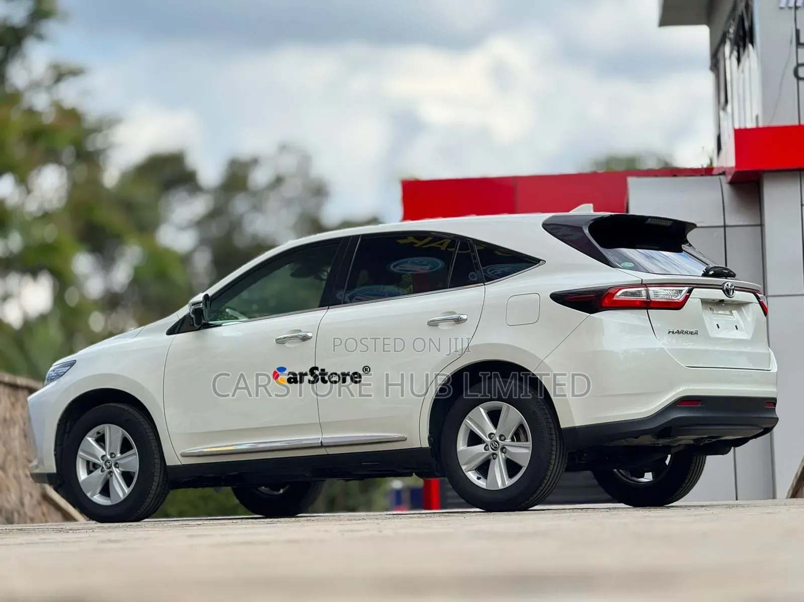Toyota Harrier 2.0 4WD 2018 White
