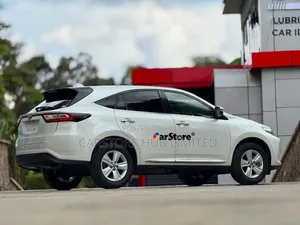 Toyota Harrier 2.0 4WD 2018 White