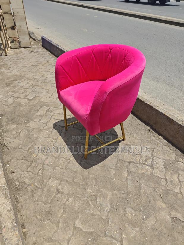 Pink Manicure, Styling Seat - main view