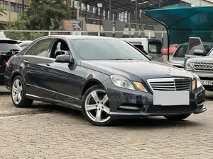Mercedes-Benz E200 2013 Blue