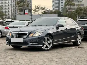 Mercedes-Benz E200 2013 Blue