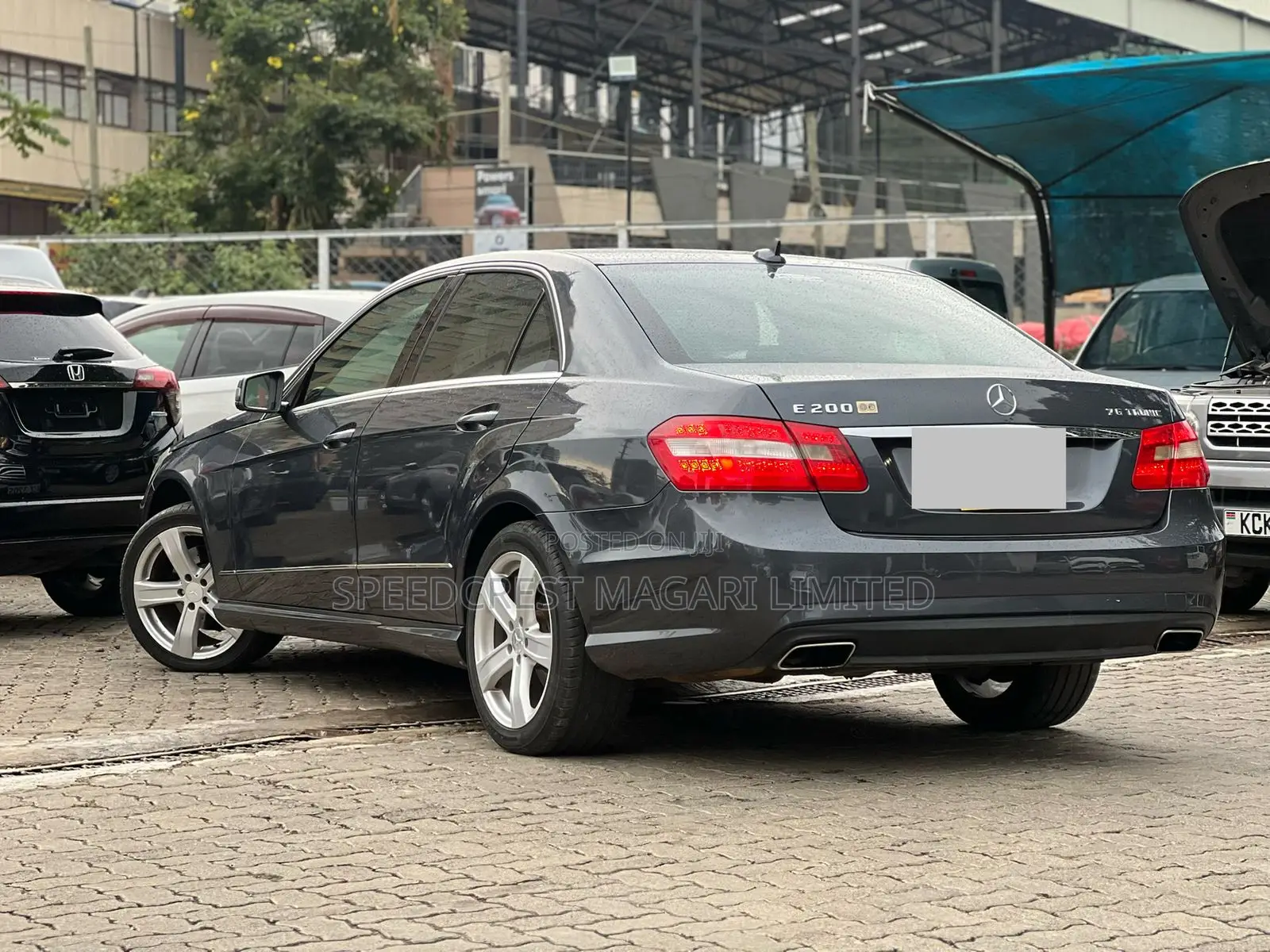 Mercedes-Benz E200 2013 Blue
