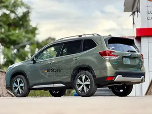 Subaru Forester Premium AWD 2019 Green