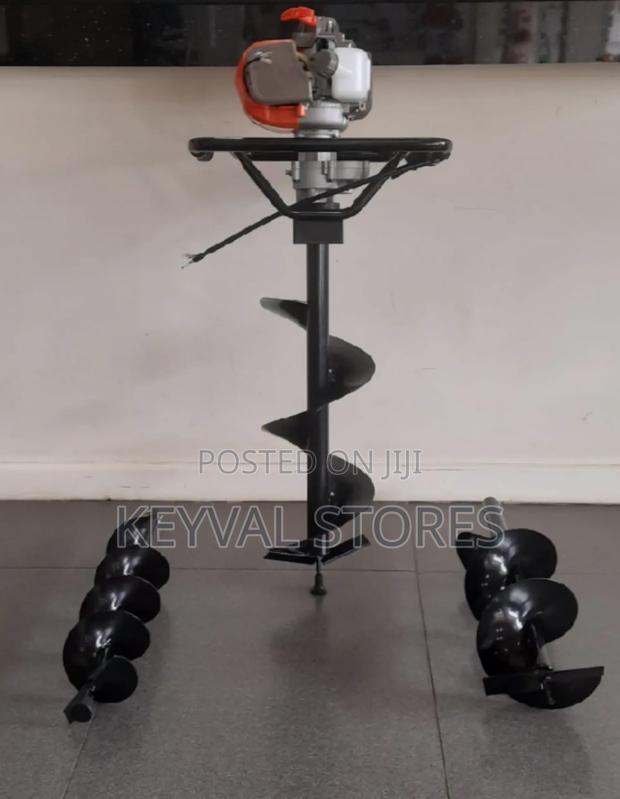 Earth Auger With 3 Blades 2 Stroke