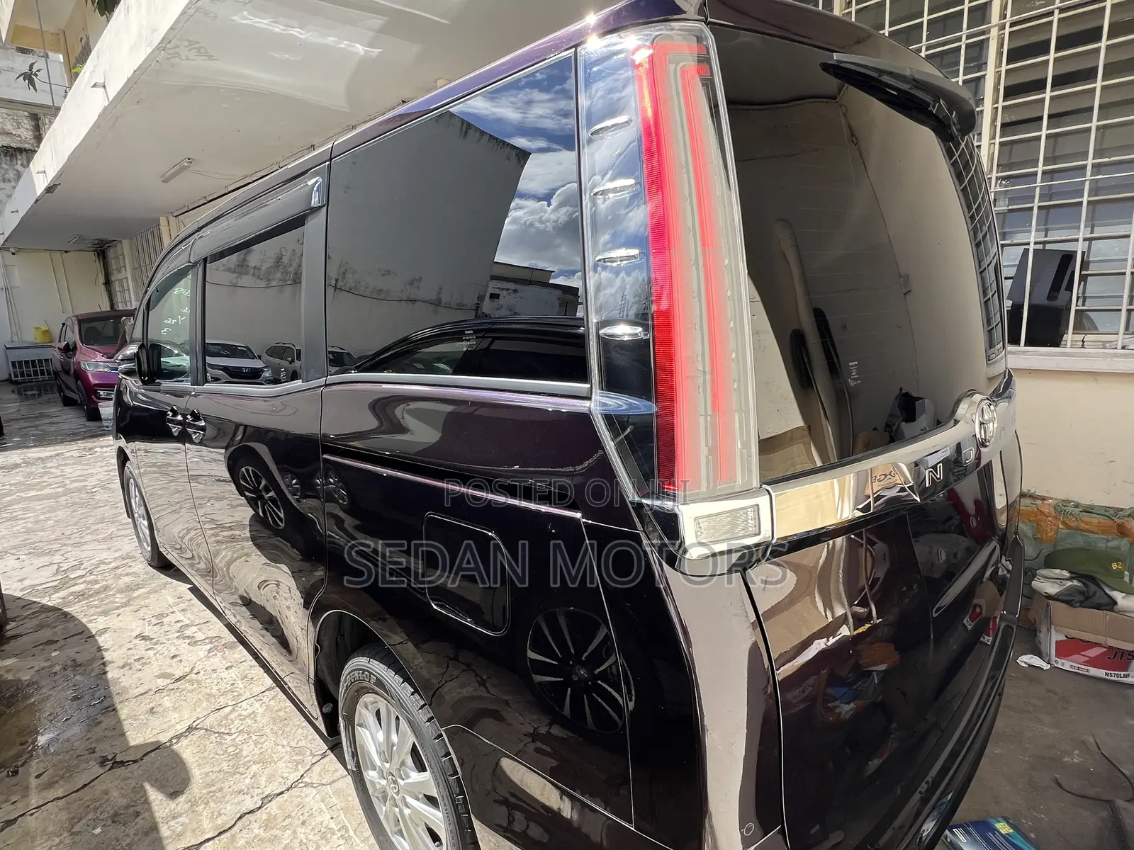Toyota Noah 2019 Purple