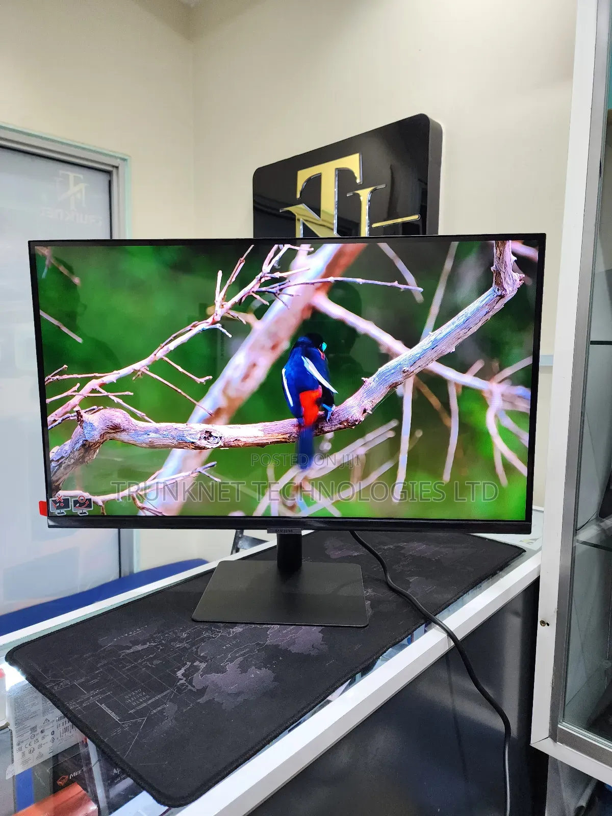 Samsung Smart Monitor M5 27′′ – Full Hd (1080p) Va Display,