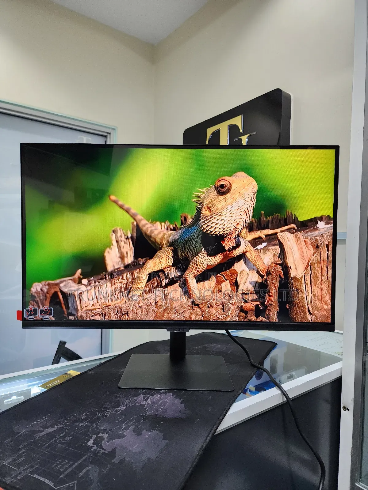 Samsung Smart Monitor M5 27′′ – Full Hd (1080p) Va Display,