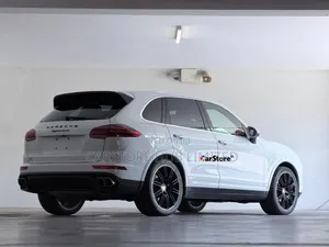 Porsche Cayenne Turbo AWD 2017 White