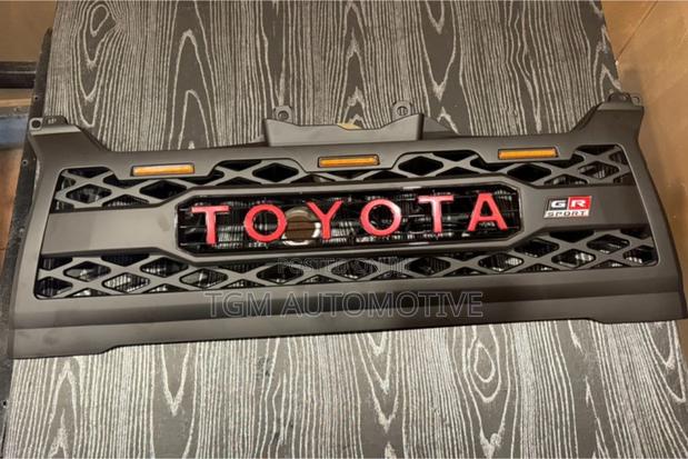 Hiace 7l Grille Gr With Led
