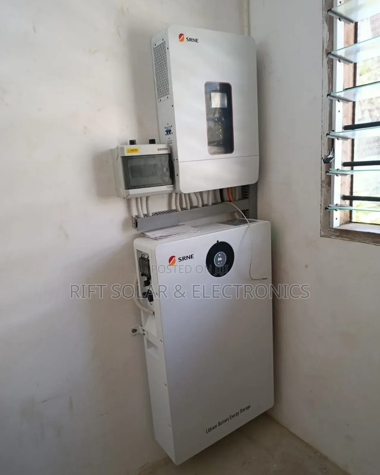 5kw Hybrid Inverter - 5.12kwh Lithium Battery - (5 )600w Solar Package