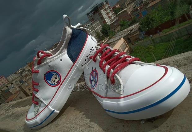 Street Vibes Converse - thumbnail 2