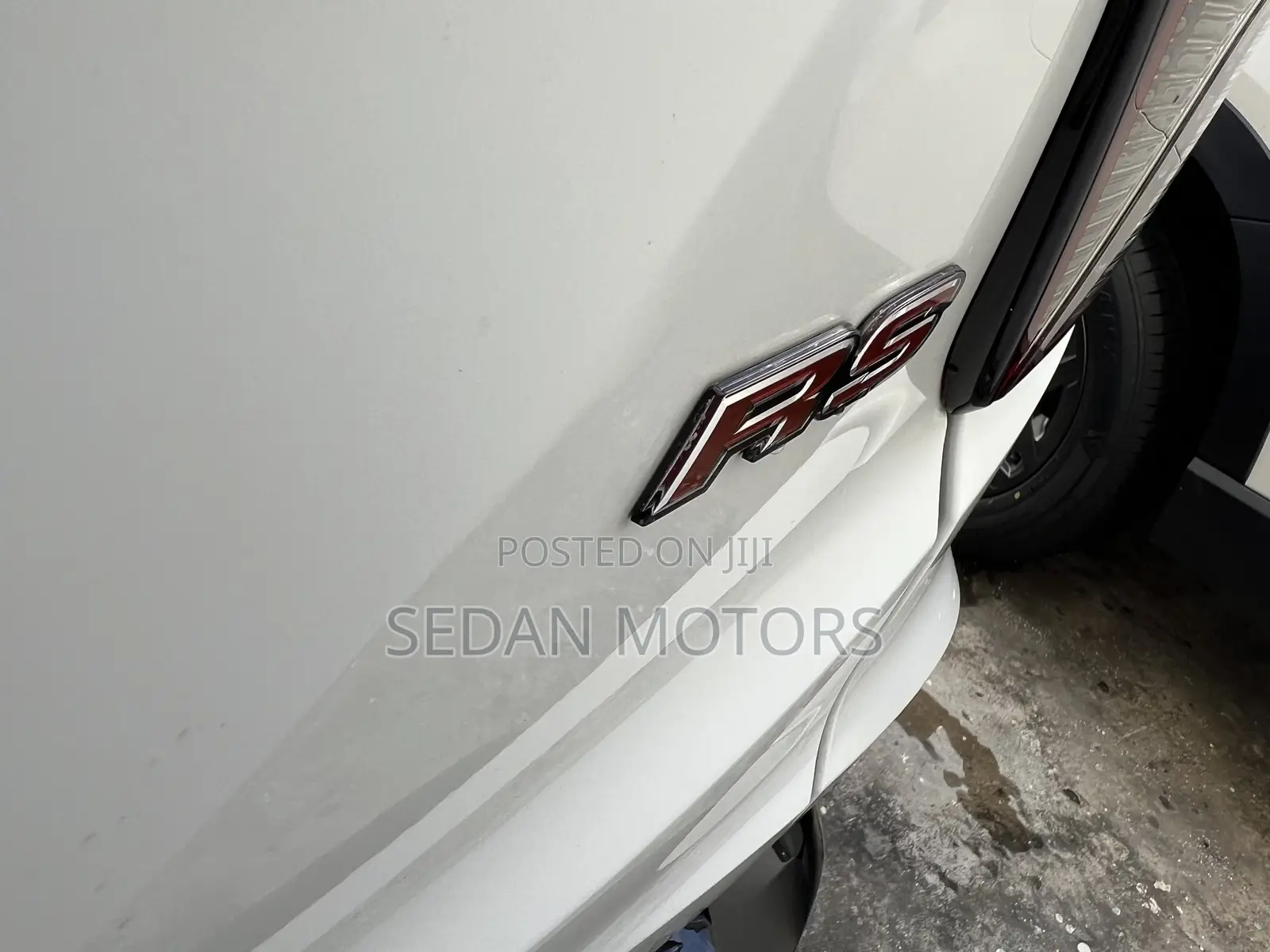 Honda Vezel 2019 Off white