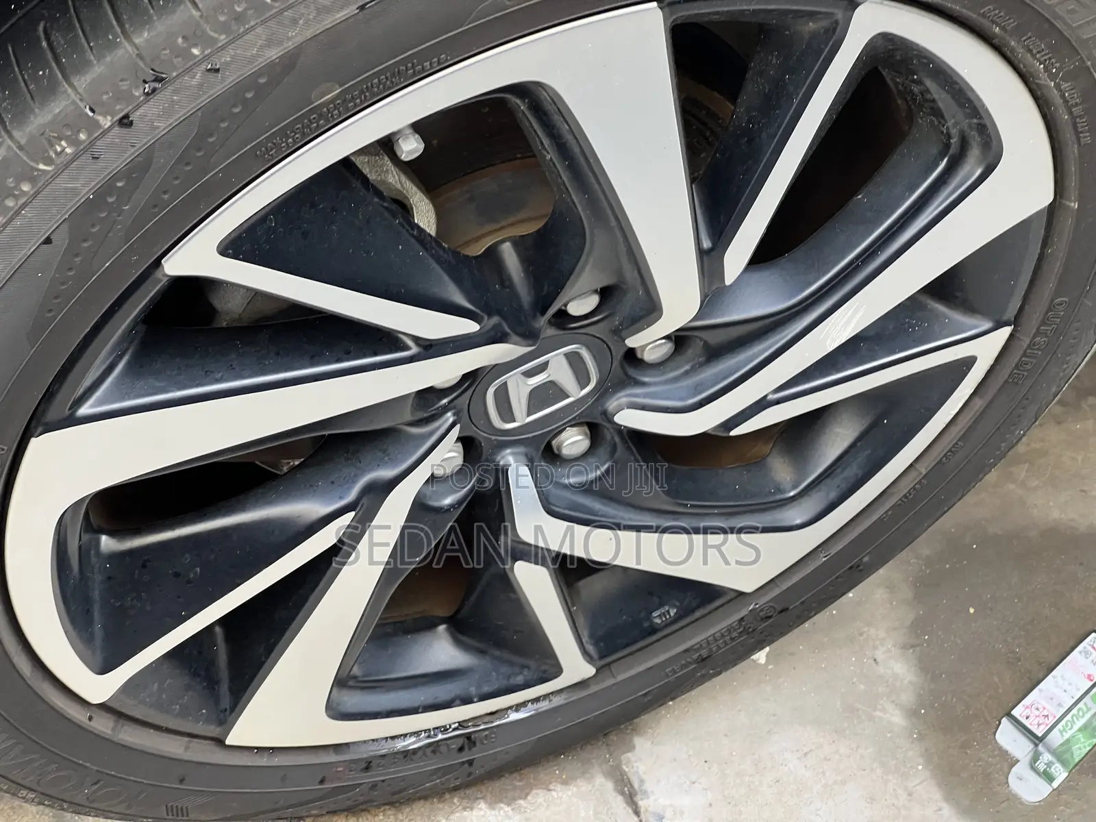 Honda Vezel 2019 Off white