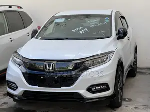 Honda Vezel 2019 Off white