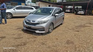 Honda Fit Shuttle 1.5 Hybrid 2WD 2016 Gray