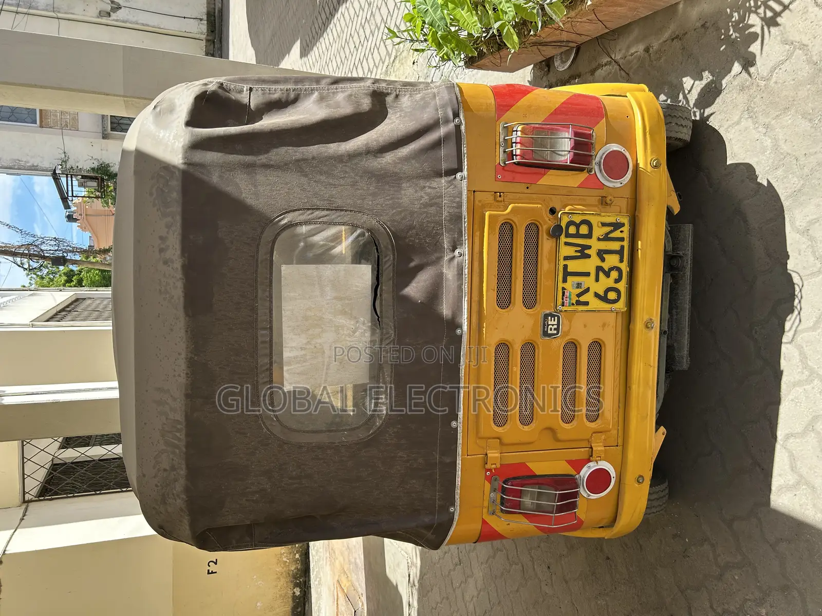 Piaggio 2017 Yellow