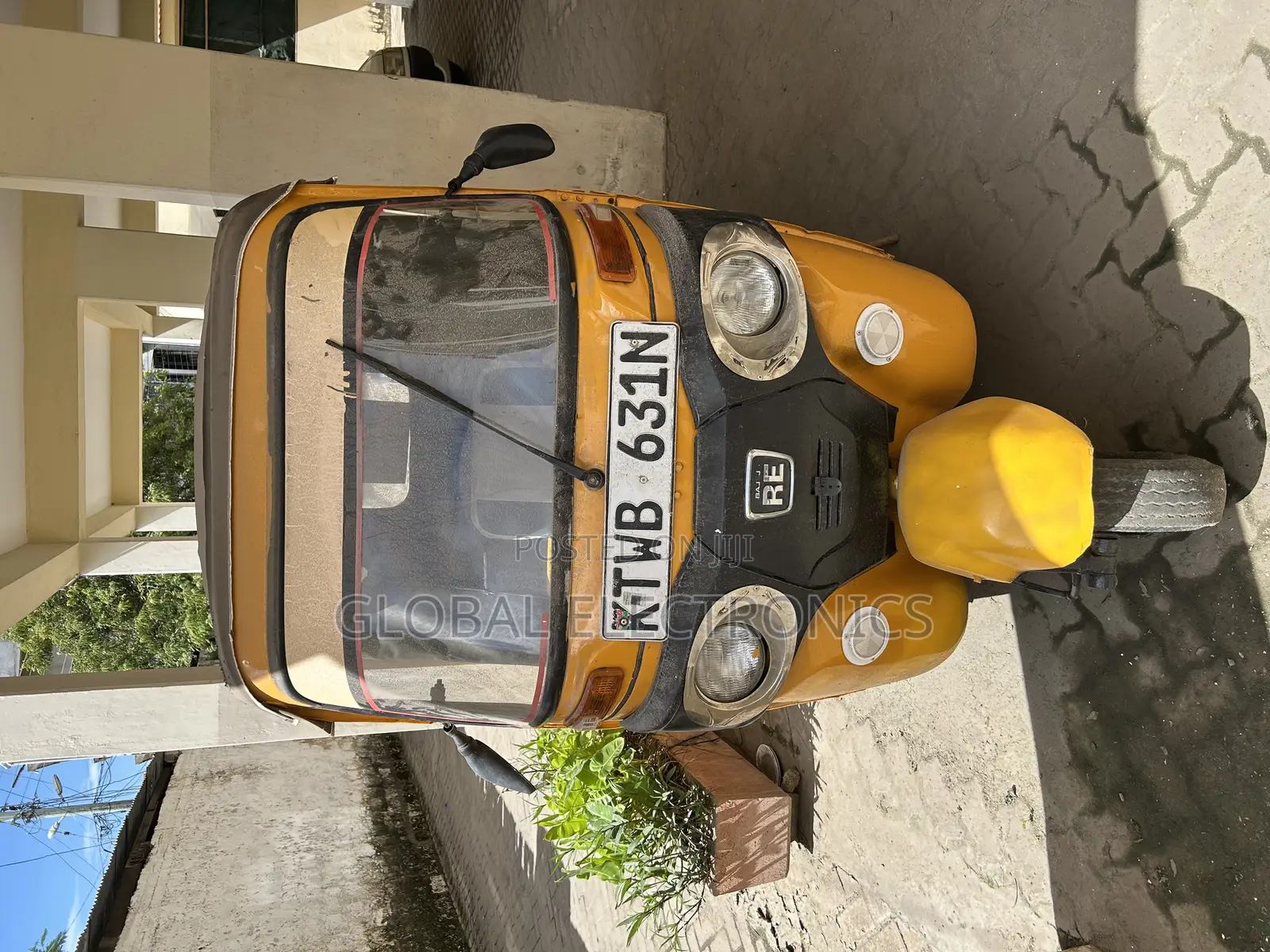 Piaggio 2017 Yellow