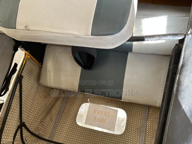 Piaggio 2017 Yellow - thumbnail 5