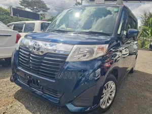 Toyota Roomy 2018 Blue