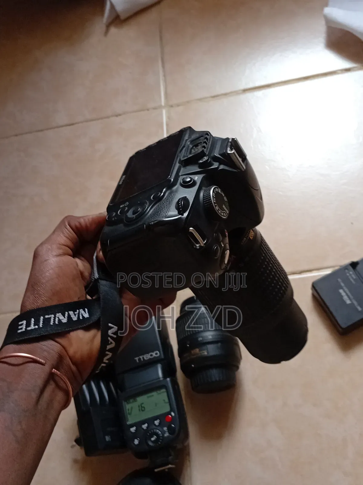 Camera Nikoni