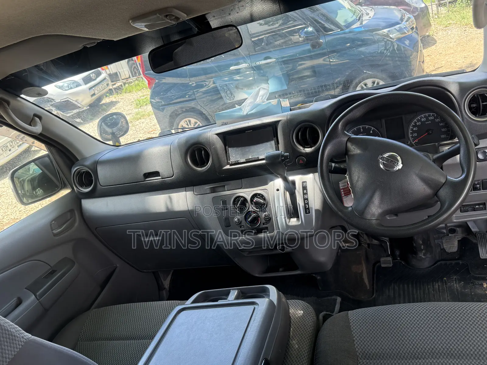 Nissan NV350 2017 Silver
