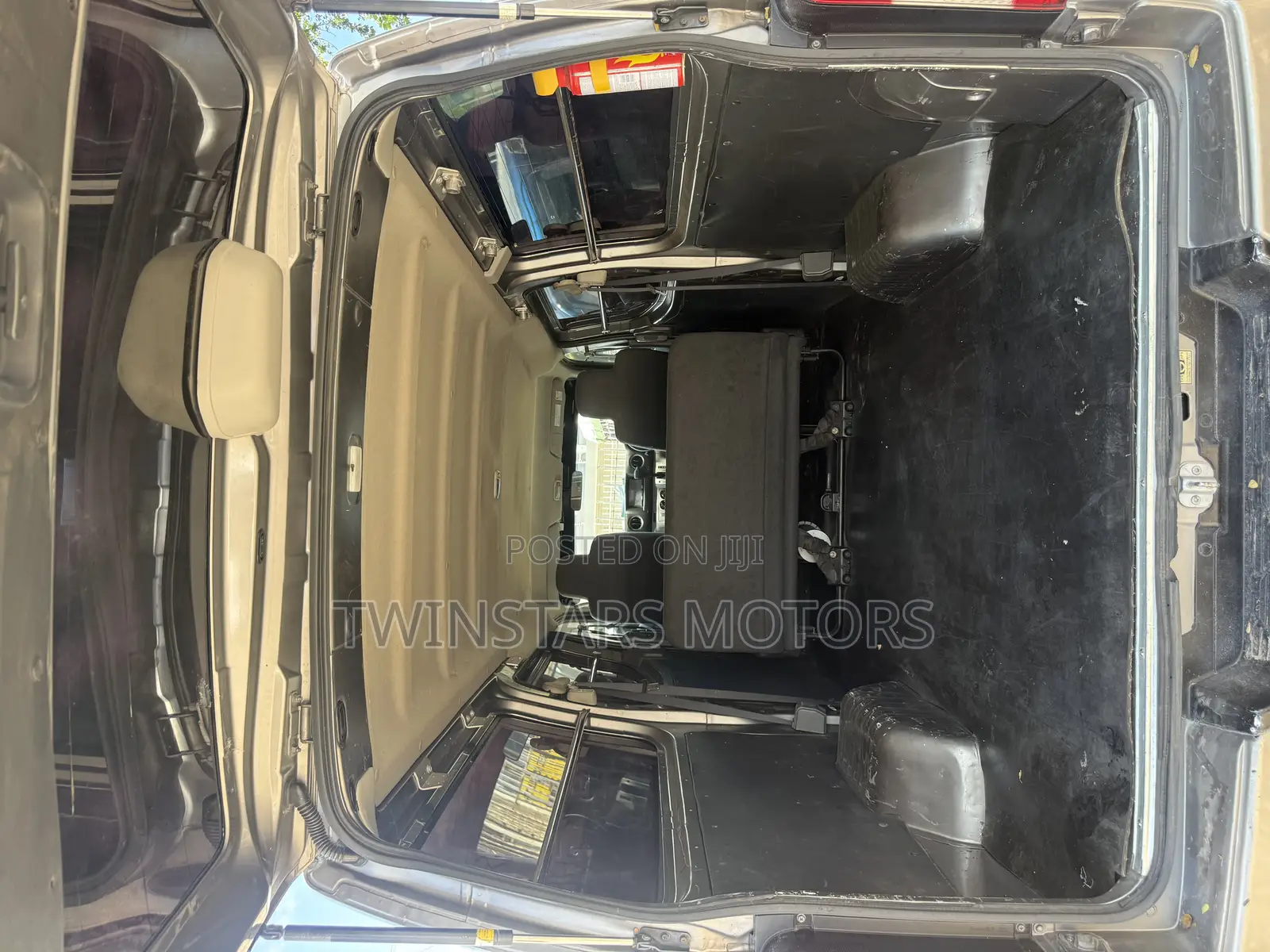 Nissan NV350 2017 Silver