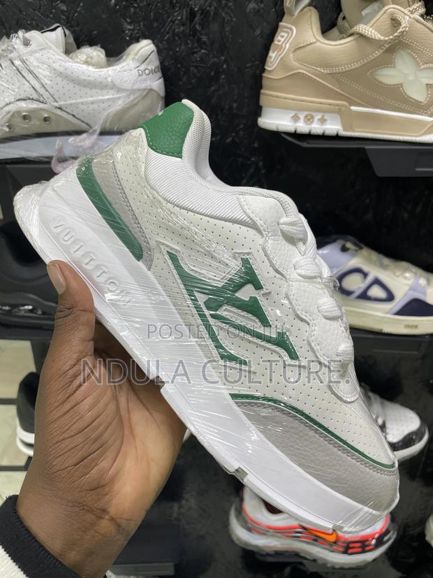 Louis Vuitton Classic Sneakers - thumbnail 4