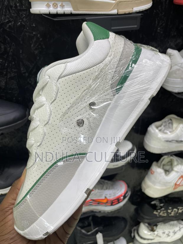 Louis Vuitton Classic Sneakers - thumbnail 6